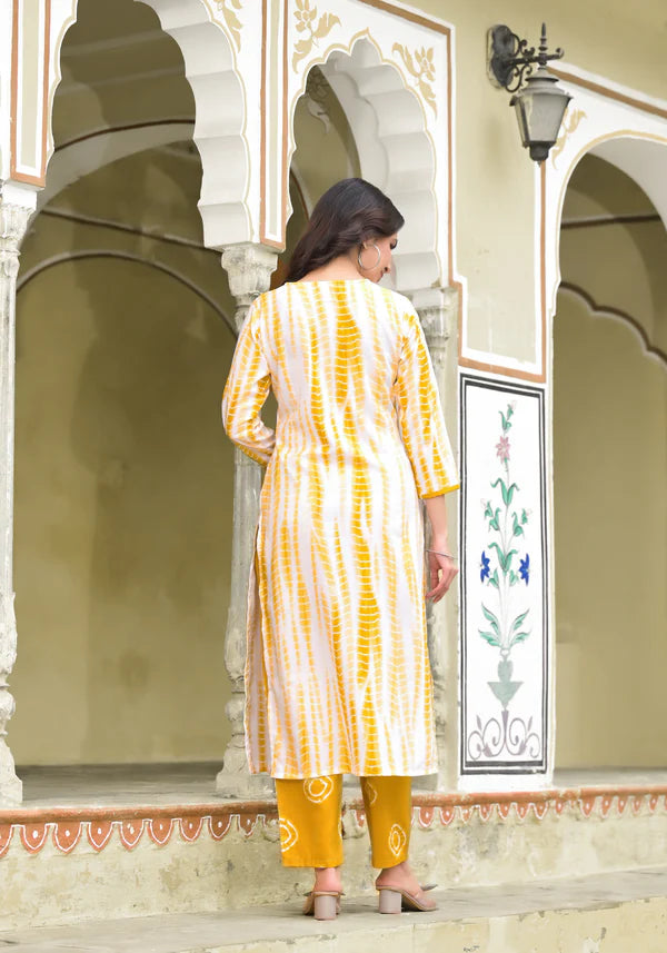 Women Printed Kurta and Pant Set With Dupatta