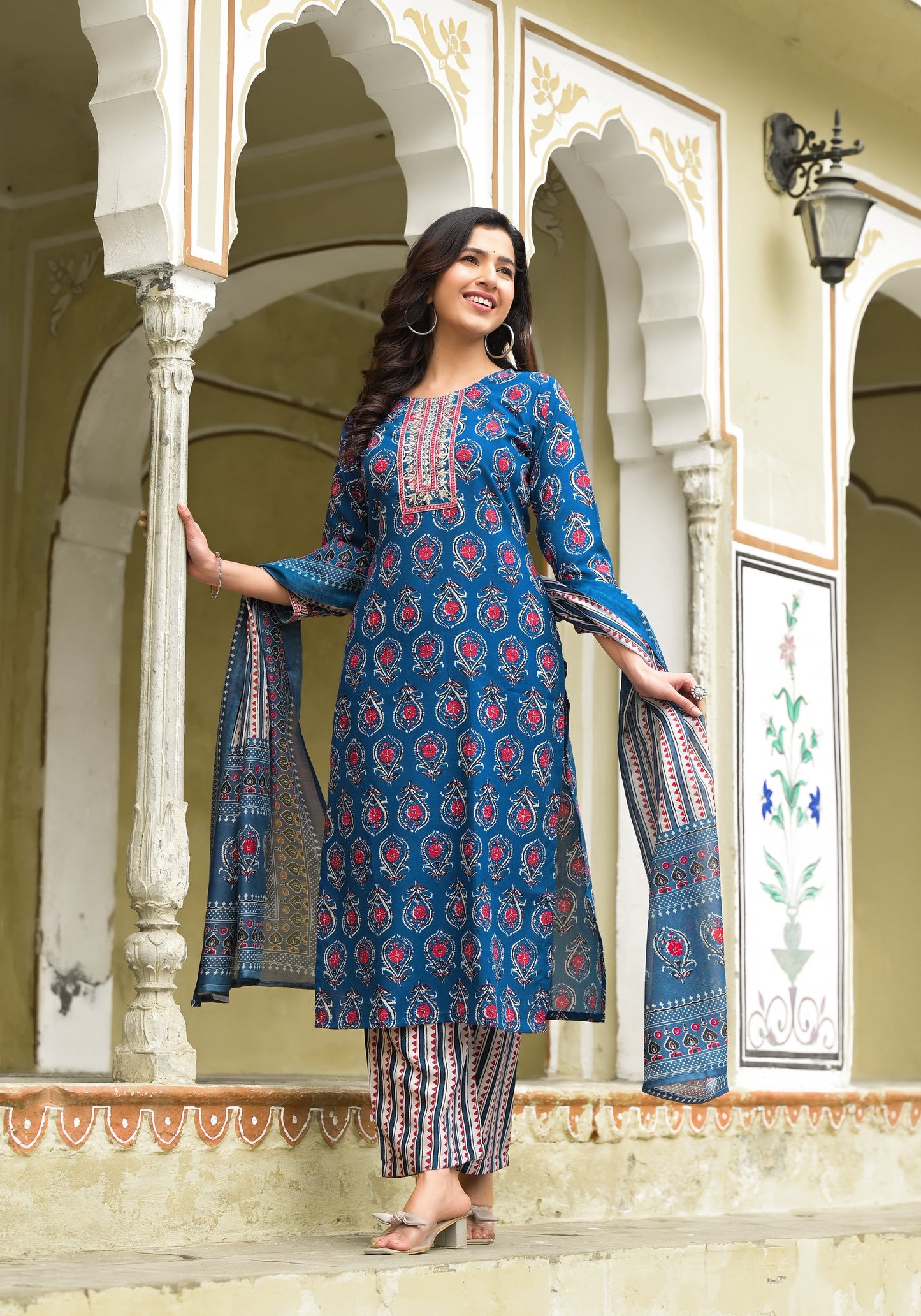 Closet Women Printed Kurta and Pant Set With Dupatta