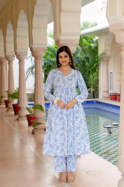 Women Printed Kurta Set With Pant And dupatta